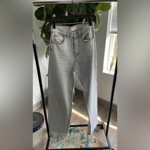 Topshop women’s Light Gray Relaxed Jeans